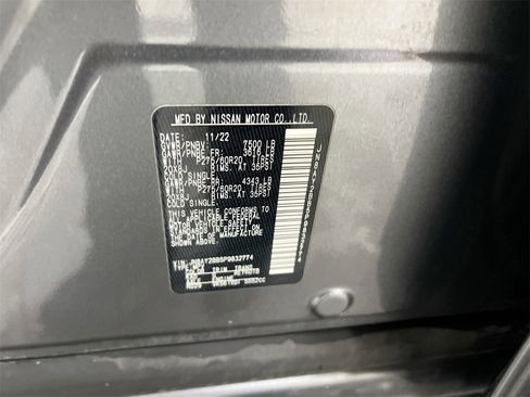 Used 2023 Nissan Armada SL w/ Captain's Chairs Package image 28