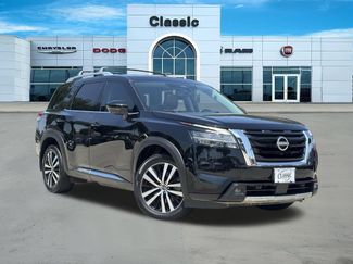 Used 2023 Nissan Pathfinder Platinum FWD video 1
