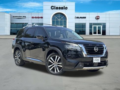 Used 2023 Nissan Pathfinder Platinum FWD image 1
