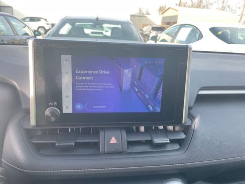 Used 2025 Toyota RAV4 XLE image 21