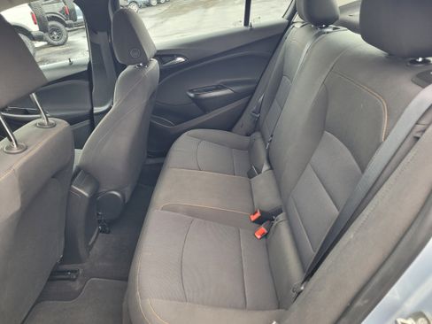 Used 2018 Chevrolet Cruze LS image 8