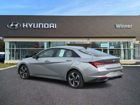 Used 2023 Hyundai Elantra Limited image 3