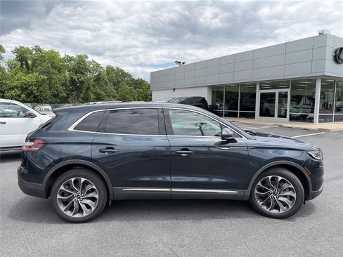 Used 2023 Lincoln Nautilus Reserve AWD/4WD image 6