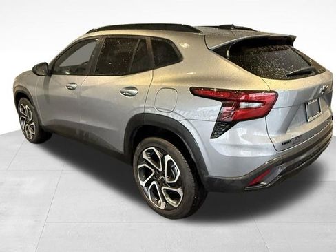 Used 2024 Chevrolet Trax RS w/ Sunroof Package image 4