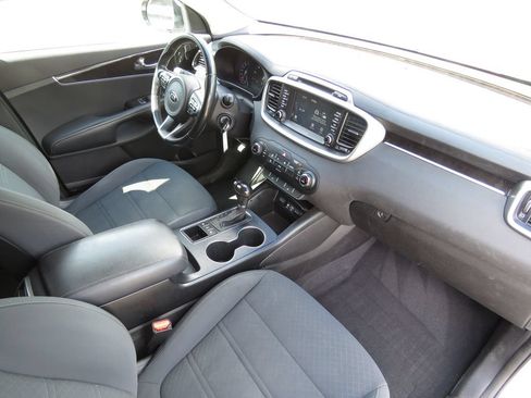 Used 2017 Kia Sorento AWD w/ LX V6 Convenience Package image 14