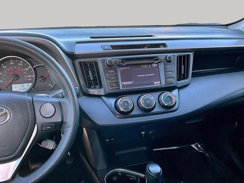 Used 2016 Toyota RAV4 LE FWD image 6