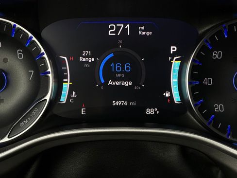 Used 2024 Chrysler Pacifica Touring-L FWD image 47