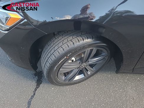 Used 2024 Volkswagen Jetta SE image 52