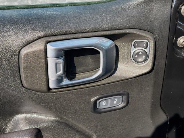 Used 2021 Jeep Wrangler Unlimited Sport AWD/4WD image 17