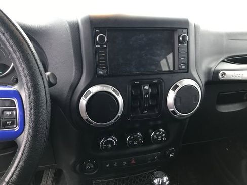 Used 2014 Jeep Wrangler Unlimited Sahara w/ Max Tow Package image 4