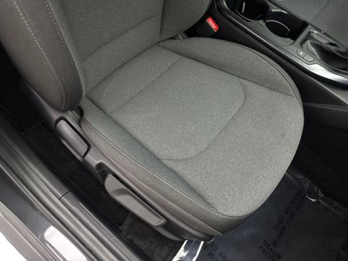 Used 2025 Kia K4 LX image 46