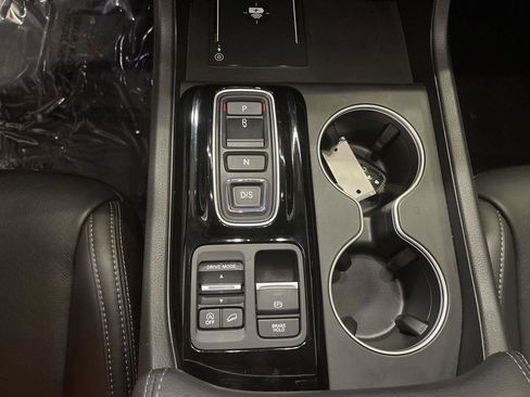 Used 2025 Honda Pilot Touring image 20