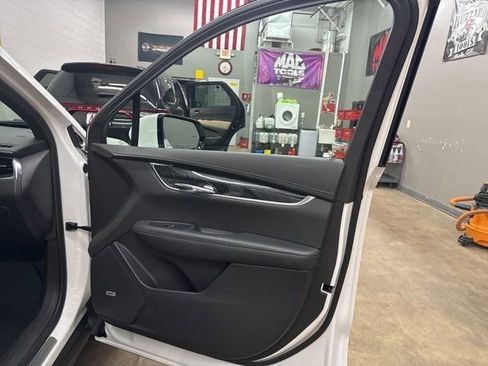 Certified 2022 Cadillac XT6 Premium Luxury w/ Technology Package image 12