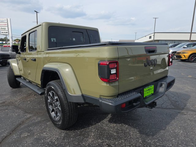 Used 2025 Jeep Gladiator Sport w/ Premium Package AWD/4WD image 5