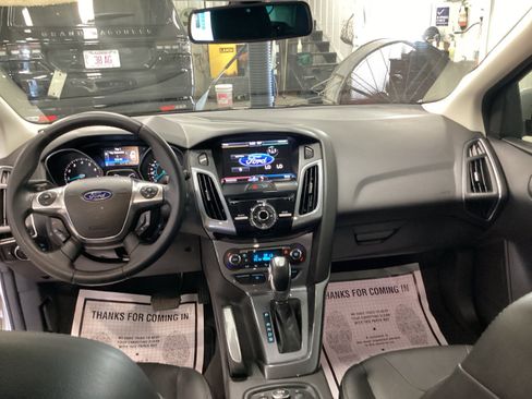 Used 2012 Ford Focus Titanium FWD image 16