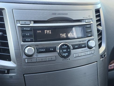 Used 2011 Subaru Outback 2.5i Limited w/ PWR Moonroof Pkg image 17