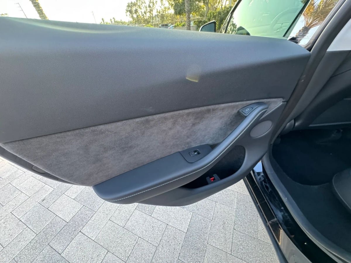 Used 2023 Tesla Model Y Long Range AWD/4WD image 25