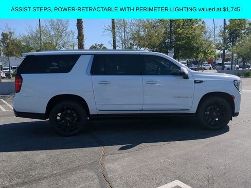Used 2022 GMC Yukon XL Denali RWD image 9