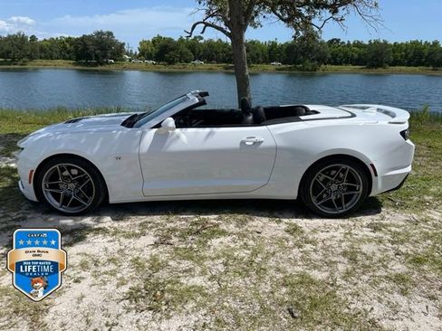 Certified 2023 Chevrolet Camaro SS RWD image 3