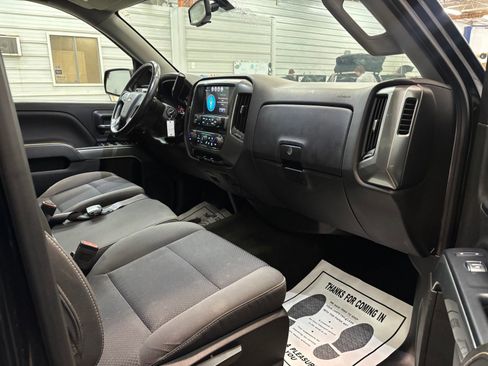 Used 2018 Chevrolet Silverado 1500 LT w/ All Star Edition image 28