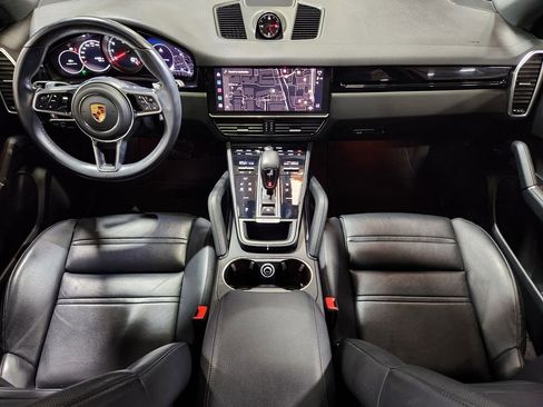 Used 2022 Porsche Cayenne image 46