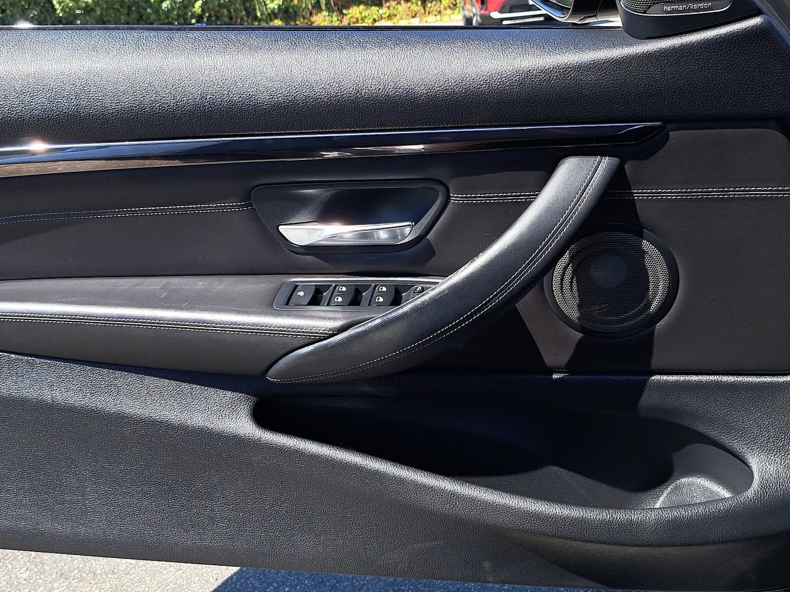 Used 2016 BMW M4 Convertible RWD image 29