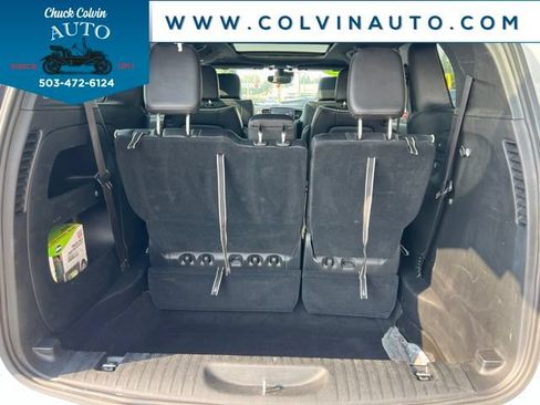 Used 2025 Chrysler Pacifica Limited FWD image 27