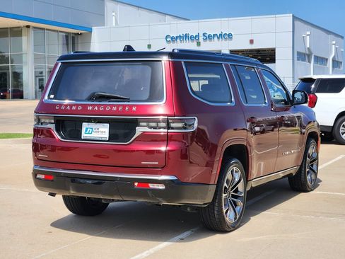 Used 2022 Jeep Grand Wagoneer Series III AWD/4WD image 5