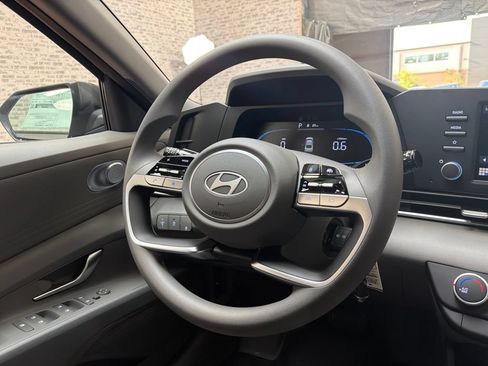 New 2026 Hyundai Elantra SE FWD image 17