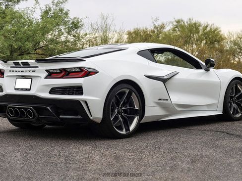 Used 2026 Chevrolet Corvette Z06 w/ Stealth Interior Trim Package RWD image 19
