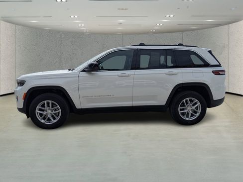 Used 2024 Jeep Grand Cherokee Laredo X w/ Luxury Tech Group I image 6