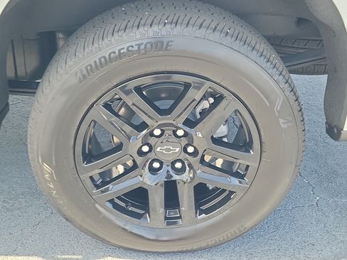 Used 2025 Chevrolet Silverado 1500 RST w/ Convenience Package II AWD/4WD image 8