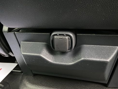 Certified 2022 Ford F350 Lariat w/ Tremor Off-Road Package image 43