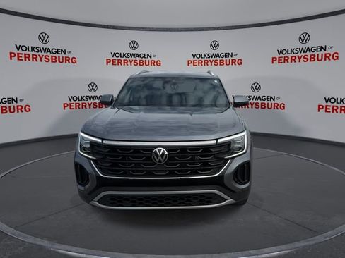 Certified 2024 Volkswagen Atlas Cross Sport SE w/ Black Wheel Package AWD/4WD image 3