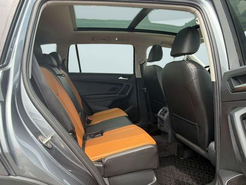 Used 2018 Volkswagen Tiguan SE w/ Panoramic Sunroof Package AWD/4WD image 26