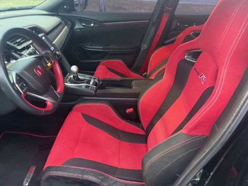 Used 2018 Honda Civic Type R image 11