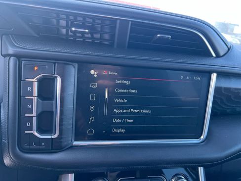 Used 2022 GMC Yukon XL Denali AWD/4WD image 18