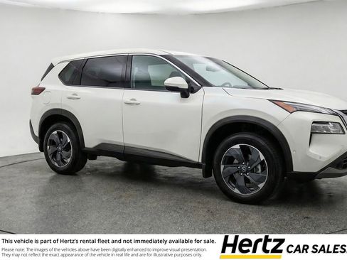 Used 2025 Nissan Rogue SV image 1