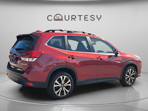 Used 2023 Subaru Forester Limited image 5