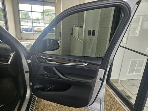 Used 2018 BMW X5 xDrive35i w/ M Sport Package AWD/4WD image 16