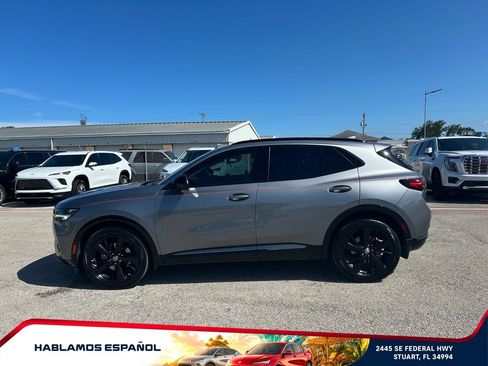 Used 2022 Buick Envision Essence w/ Technology Package II FWD image 4
