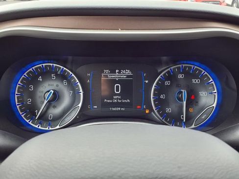 Used 2023 Chrysler Voyager LX FWD image 18