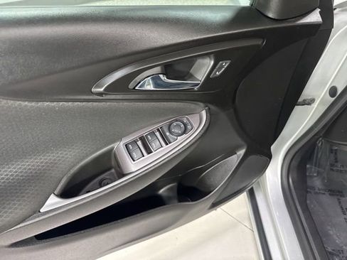 Used 2018 Chevrolet Malibu LS image 9