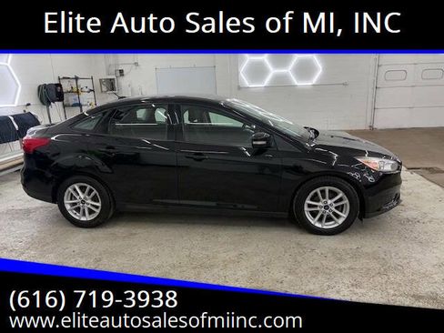 Used 2018 Ford Focus SE w/ Cold Weather Package image 1