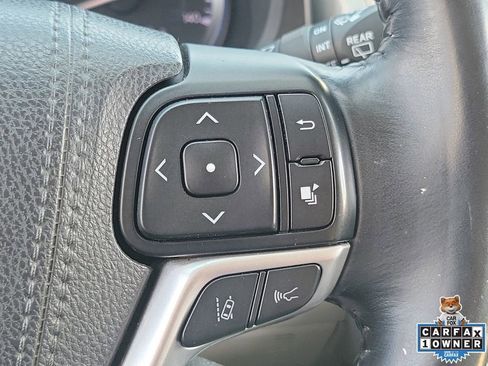 Used 2017 Toyota Highlander XLE FWD image 25