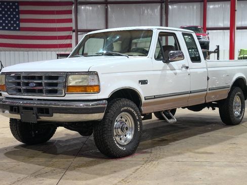 Used 1997 Ford F250 XLT image 1