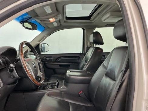 Used 2011 GMC Yukon XL Denali AWD/4WD image 9