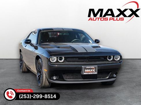Used 2016 Dodge Challenger R/T w/ Blacktop Package RWD image 1