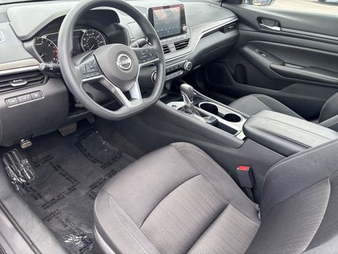 Used 2024 Nissan Altima 2.5 SV image 21