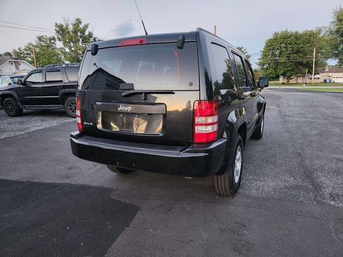 Used 2011 Jeep Liberty Sport AWD/4WD image 6